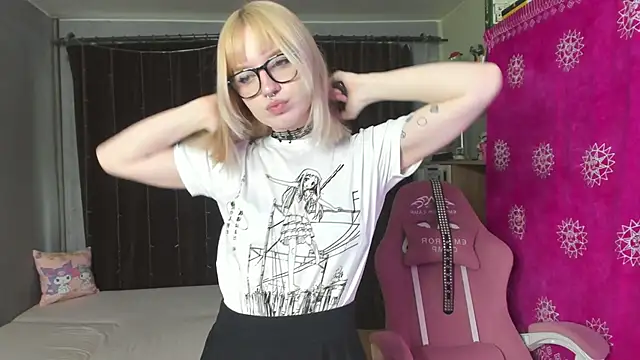 Snapshot of godlikegirlyy chatting on 09-16-25, 11:55 godlikegirlyy online show from 09-16-25, 11:55