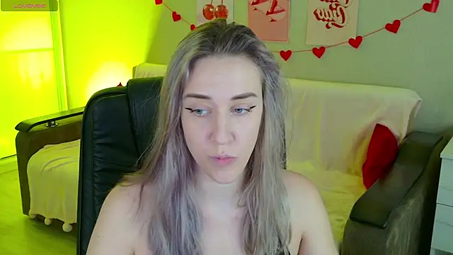 Snapshot of Free_Harmony chatting on 10-16-25, 05:19 Free Harmony online show from 10-16-25, 05:19