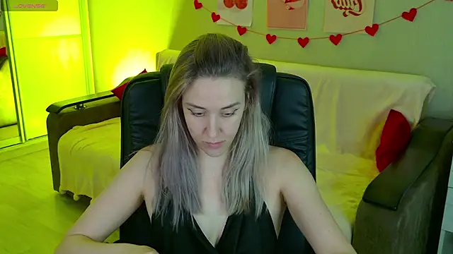 Snapshot of Free_Harmony chatting on 10-16-25, 07:15 Free Harmony online show from 10-16-25, 07:15