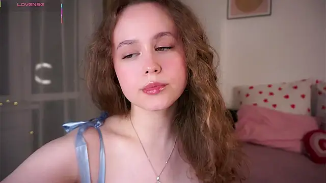 Snapshot of SusannaScholler chatting on 05-28-26, 10:51 SusannaScholler online show from 05-28-26, 10:51