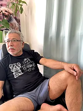 gholly2007 online show from 10-18-25, 02:58