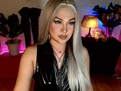 Snapshot of Pukesavurrat chatting on 10-24-25, 07:49 Pukesavurrat online show from 10-24-25, 07:49