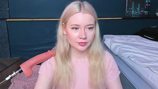 Lillie Berry online show from 04-08-26, 04:23