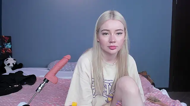 Lillie Berry online show from 05-21-26, 05:25