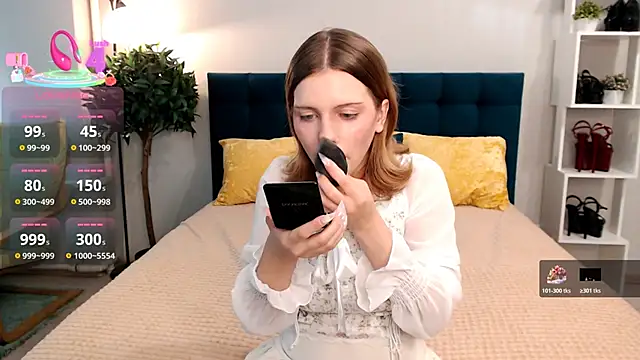 Snapshot of Enrujuvu_Vanpaia chatting on 10-17-25, 07:00 Enrujuvu Vanpaia online show from 10-17-25, 07:00