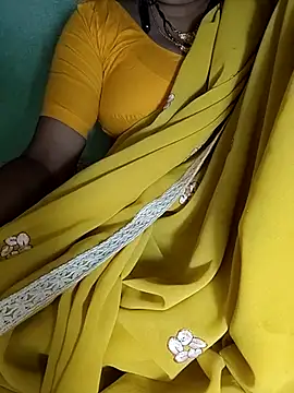 Snapshot of Hotty-Monaa chatting on 10-19-25, 05:02 Hotty-Monaa online show from 10-19-25, 05:02