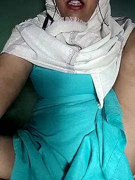 Snapshot of Hotty-Monaa chatting on 11-19-25, 05:02 Hotty-Monaa online show from 11-19-25, 05:02