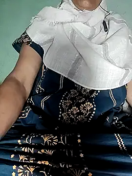 Snapshot of Hotty-Monaa chatting on 11-20-25, 04:51 Hotty-Monaa online show from 11-20-25, 04:51