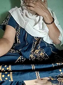 Snapshot of Hotty-Monaa chatting on 11-24-25, 04:51 Hotty-Monaa online show from 11-24-25, 04:51