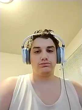 Snapshot of Breyyyyyyyy chatting on 10-24-25, 04:58 Breyyyyyyyy online show from 10-24-25, 04:58