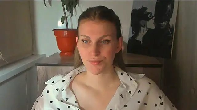 Snapshot of JuliaMuuun chatting on 03-31-26, 08:53 JuliaMuuun online show from 03-31-26, 08:53