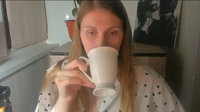 Snapshot of JuliaMuuun chatting on 04-06-26, 09:16 JuliaMuuun online show from 04-06-26, 09:16