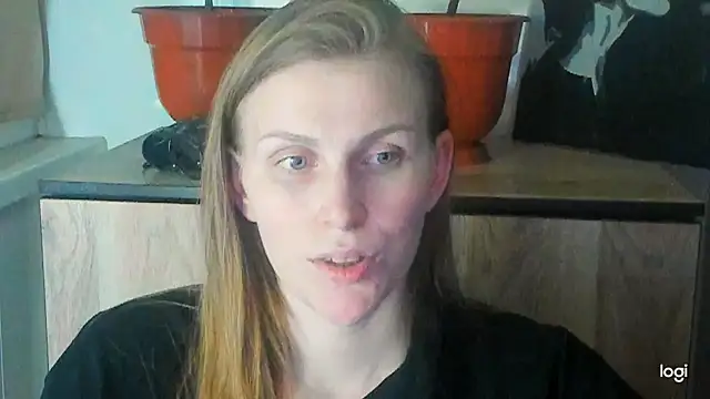 JuliaMuuun online show from 05-24-26, 09:09