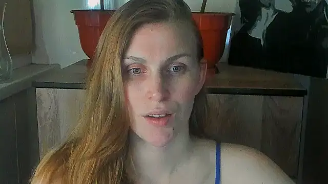 JuliaMuuun online show from 05-26-26, 07:21