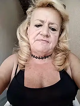 Snapshot of Belladama61 chatting on 09-21-25, 10:39 Belladama61 online show from 09-21-25, 10:39