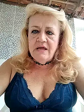 Snapshot of Belladama61 chatting on 11-21-25, 10:36 Belladama61 online show from 11-21-25, 10:36