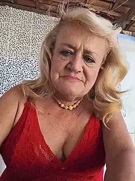 Snapshot of Belladama61 chatting on 07-11-26, 04:10 Belladama61 online show from 07-11-26, 04:10