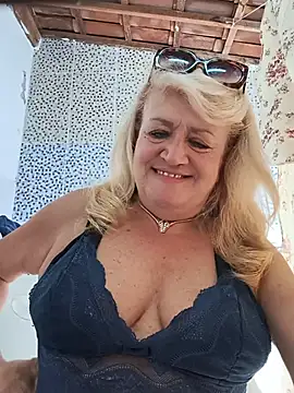 Snapshot of Belladama61 chatting on 07-19-26, 10:30 Belladama61 online show from 07-19-26, 10:30