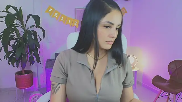 Snapshot of Julieta92_ chatting on 04-28-26, 09:20 Julieta92 online show from 04-28-26, 09:20