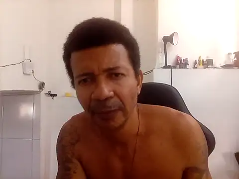 Snapshot of moreno25centimetro chatting on 09-17-25, 12:40 moreno25centimetro online show from 09-17-25, 12:40