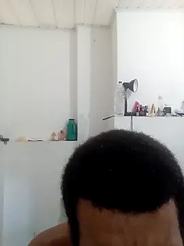 Snapshot of moreno25centimetro chatting on 09-18-25, 05:48 moreno25centimetro online show from 09-18-25, 05:48