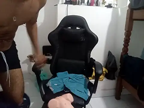 Snapshot of moreno25centimetro chatting on 10-12-25, 02:21 moreno25centimetro online show from 10-12-25, 02:21