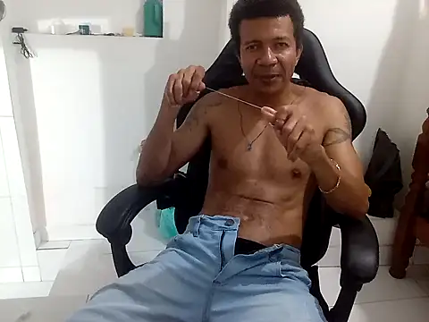 Snapshot of moreno25centimetro chatting on 10-12-25, 07:57 moreno25centimetro online show from 10-12-25, 07:57