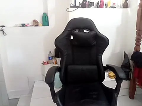 Snapshot of moreno25centimetro chatting on 10-15-25, 01:33 moreno25centimetro online show from 10-15-25, 01:33