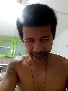 Snapshot of moreno25centimetro chatting on 11-28-25, 05:48 moreno25centimetro online show from 11-28-25, 05:48