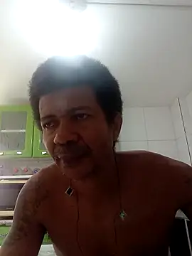 Snapshot of moreno25centimetro chatting on 12-18-25, 01:50 moreno25centimetro online show from 12-18-25, 01:50