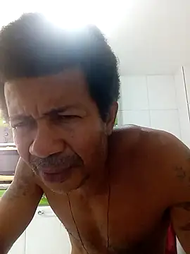 Snapshot of moreno25centimetro chatting on 12-19-25, 02:35 moreno25centimetro online show from 12-19-25, 02:35