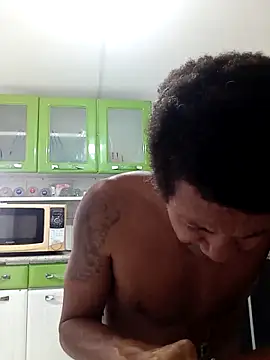 Snapshot of moreno25centimetro chatting on 01-05-26, 06:00 moreno25centimetro online show from 01-05-26, 06:00