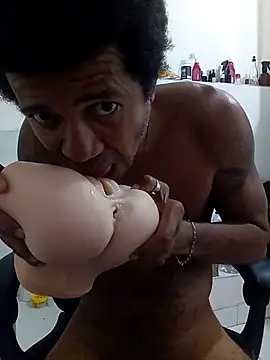 Snapshot of moreno25centimetro chatting on 01-12-26, 05:51 moreno25centimetro online show from 01-12-26, 05:51