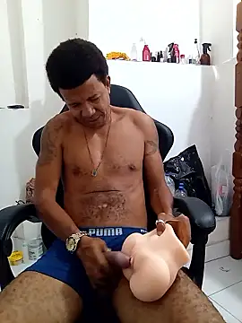 Snapshot of moreno25centimetro chatting on 01-15-26, 06:22 moreno25centimetro online show from 01-15-26, 06:22