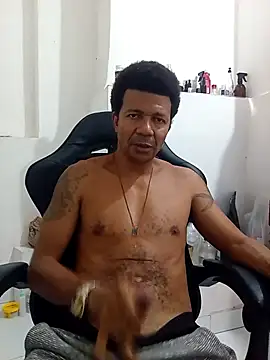 Snapshot of moreno25centimetro chatting on 01-19-26, 01:04 moreno25centimetro online show from 01-19-26, 01:04