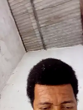 Snapshot of moreno25centimetro chatting on 02-14-26, 02:47 moreno25centimetro online show from 02-14-26, 02:47