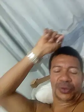Snapshot of moreno25centimetro chatting on 04-06-26, 01:01 moreno25centimetro online show from 04-06-26, 01:01