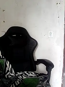 Snapshot of moreno25centimetro chatting on 04-23-26, 01:13 moreno25centimetro online show from 04-23-26, 01:13