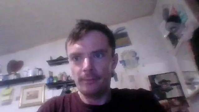 Snapshot of RichardW chatting on 11-15-25, 04:32 RichardW online show from 11-15-25, 04:32