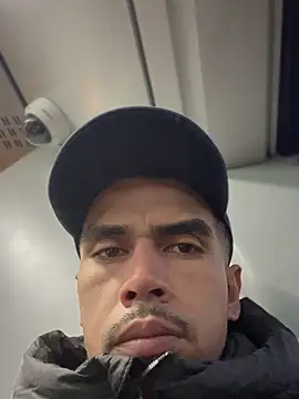 Snapshot of alberto5987 chatting on 12-16-25, 06:51 alberto5987 online show from 12-16-25, 06:51