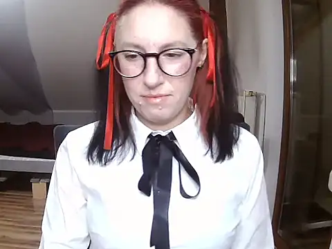 Snapshot of JudyFetish chatting on 10-28-25, 07:27 JudyFetish online show from 10-28-25, 07:27