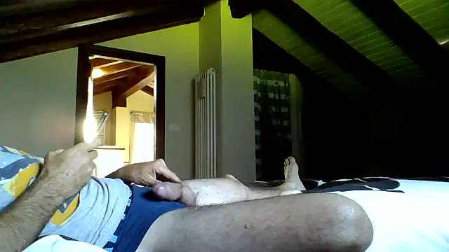 Snapshot of vercf14 chatting on 09-11-25, 09:42 vercf14 online show from 09-11-25, 09:42