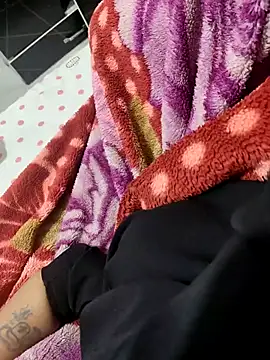 Snapshot of Radhika_01 chatting on 11-12-25, 04:29 Radhika 01 online show from 11-12-25, 04:29