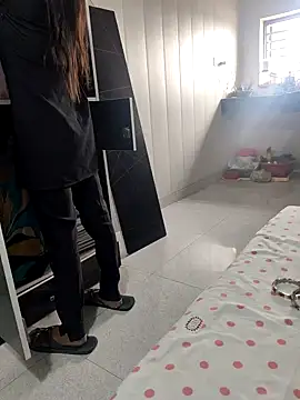 Snapshot of Radhika_01 chatting on 11-13-25, 04:33 Radhika 01 online show from 11-13-25, 04:33