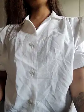 Snapshot of Radhika_01 chatting on 11-17-25, 04:18 Radhika 01 online show from 11-17-25, 04:18