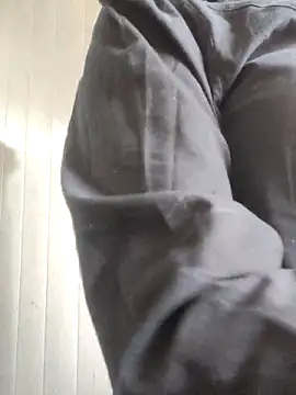 Snapshot of Radhika_01 chatting on 11-26-25, 04:13 Radhika 01 online show from 11-26-25, 04:13