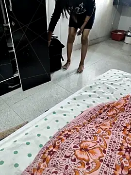 Snapshot of Radhika_01 chatting on 12-05-25, 04:21 Radhika 01 online show from 12-05-25, 04:21