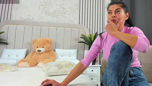 Snapshot of DaryaReed chatting on 11-10-25, 05:06 DaryaReed online show from 11-10-25, 05:06