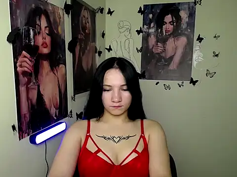 Snapshot of Em7MaA chatting on 10-22-25, 06:07 Em7MaA online show from 10-22-25, 06:07