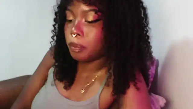 Snapshot of SparklingSoleil chatting on 11-19-25, 01:55 SparklingSoleil online show from 11-19-25, 01:55